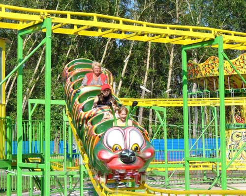 Аттракицон гусеница для детей